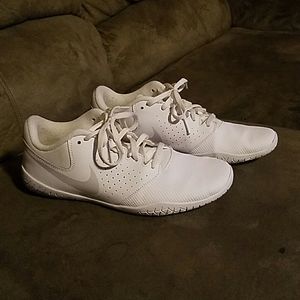 EUC Womens Nike shoes